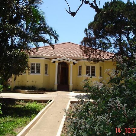 The Crescent Guesthouses - Bnb/Self Catering Durban Buitenkant foto