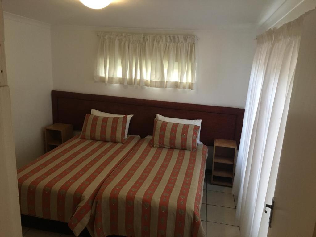 The Crescent Guesthouses - Bnb/Self Catering Durban Buitenkant foto