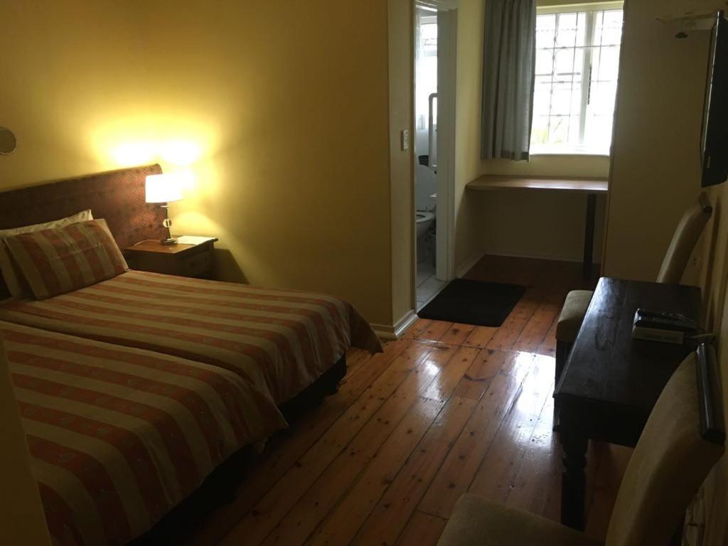 The Crescent Guesthouses - Bnb/Self Catering Durban Buitenkant foto