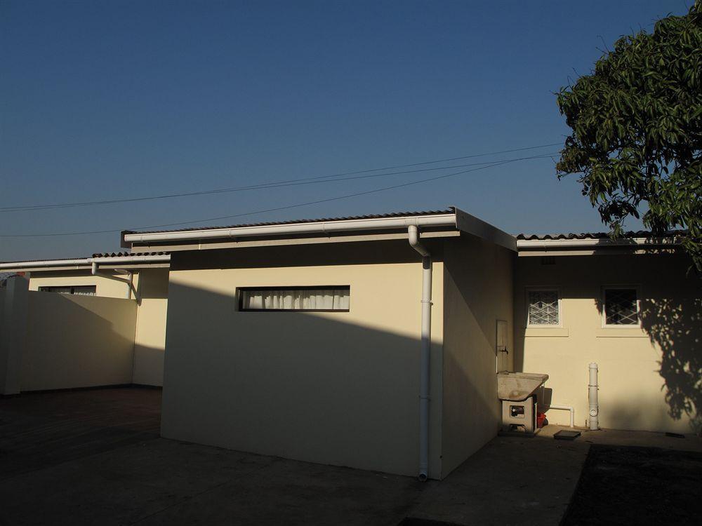 The Crescent Guesthouses - Bnb/Self Catering Durban Buitenkant foto
