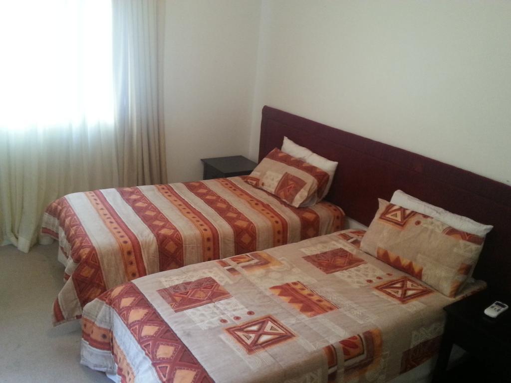 The Crescent Guesthouses - Bnb/Self Catering Durban Buitenkant foto