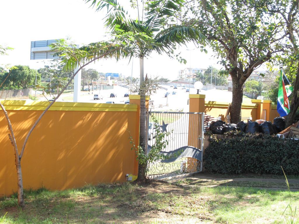 The Crescent Guesthouses - Bnb/Self Catering Durban Buitenkant foto