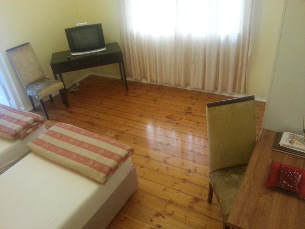 The Crescent Guesthouses - Bnb/Self Catering Durban Buitenkant foto