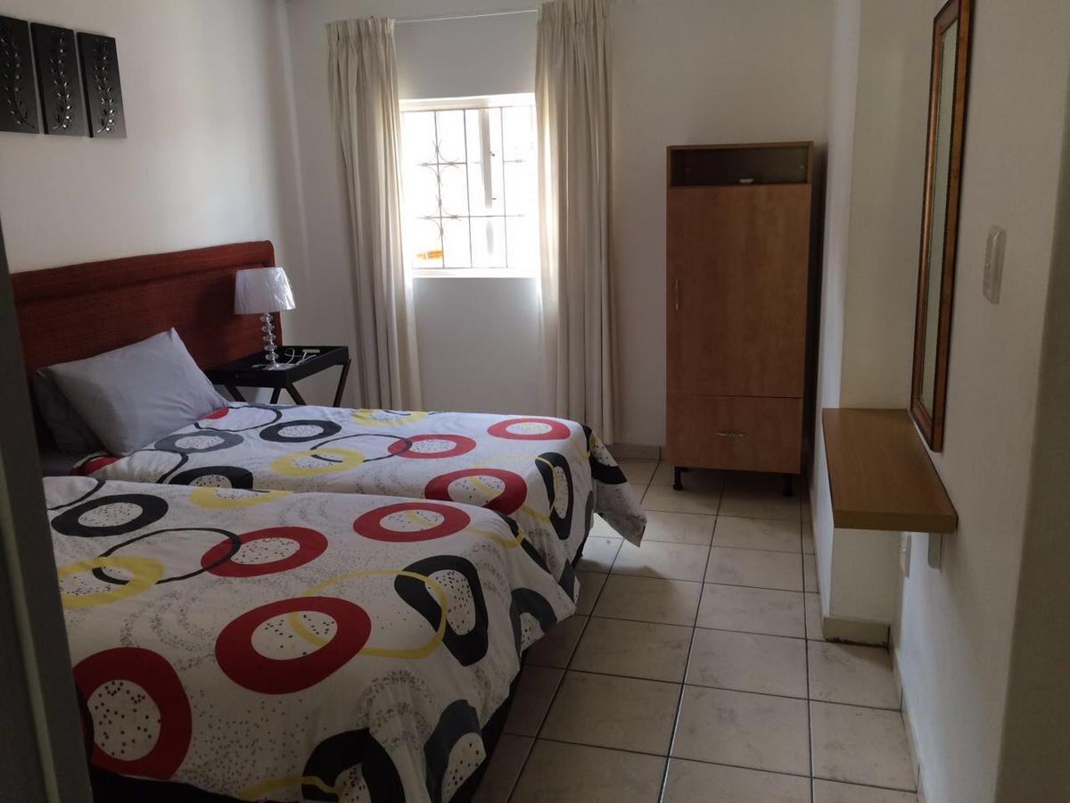 The Crescent Guesthouses - Bnb/Self Catering Durban Buitenkant foto