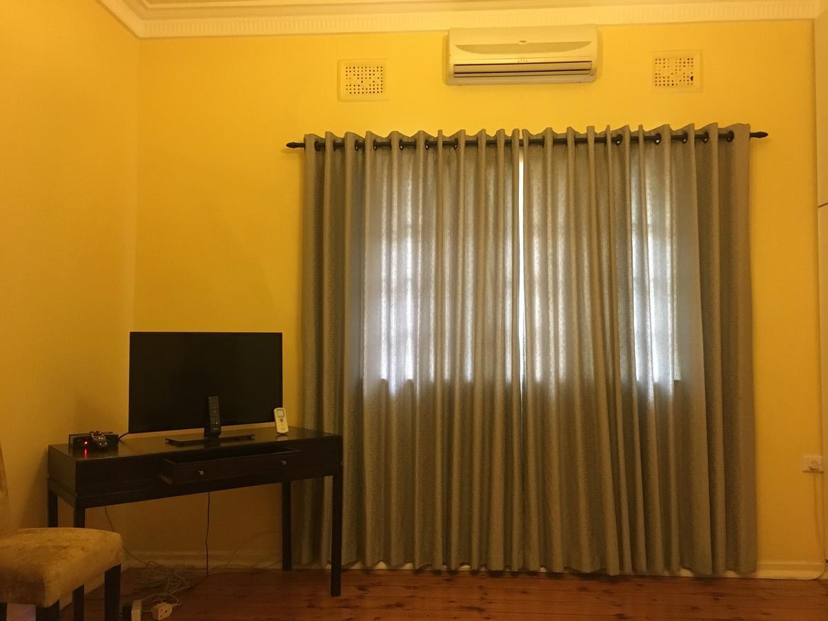 The Crescent Guesthouses - Bnb/Self Catering Durban Buitenkant foto